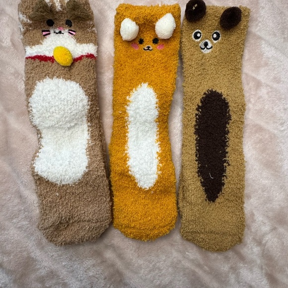 Kids Fuzzy Animal Socks - Cat, fox, bear - Picture 2 of 2